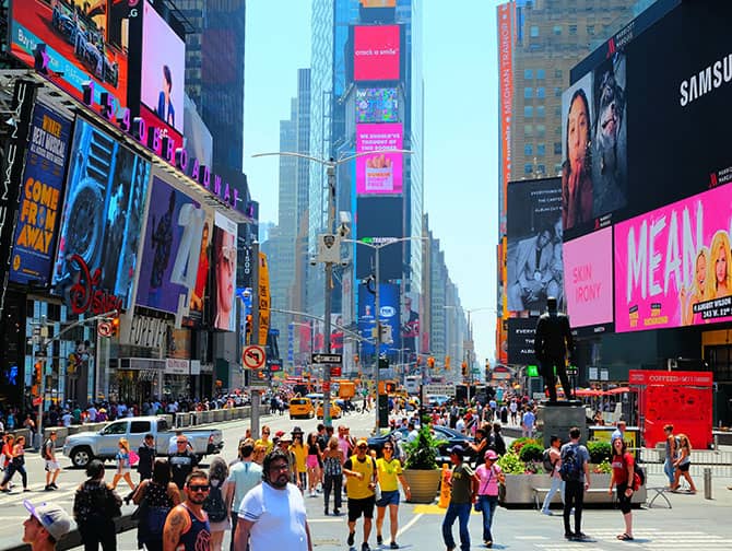 No momento, você está visualizando Nova York volta à quase normalidade após a pandemia