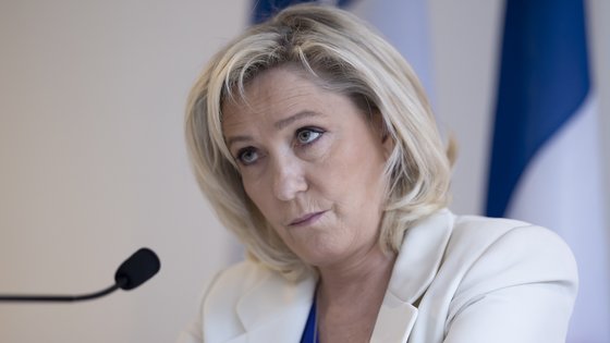 No momento, você está visualizando Ultradireita é derrotada nas eleições regionais francesas