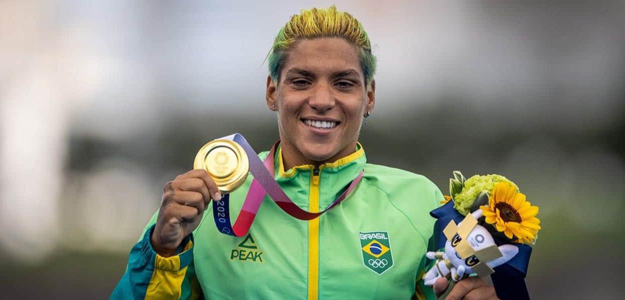 No momento, você está visualizando Ouro: Ana Marcela é campeã olímpica na maratona aquática em Tóquio