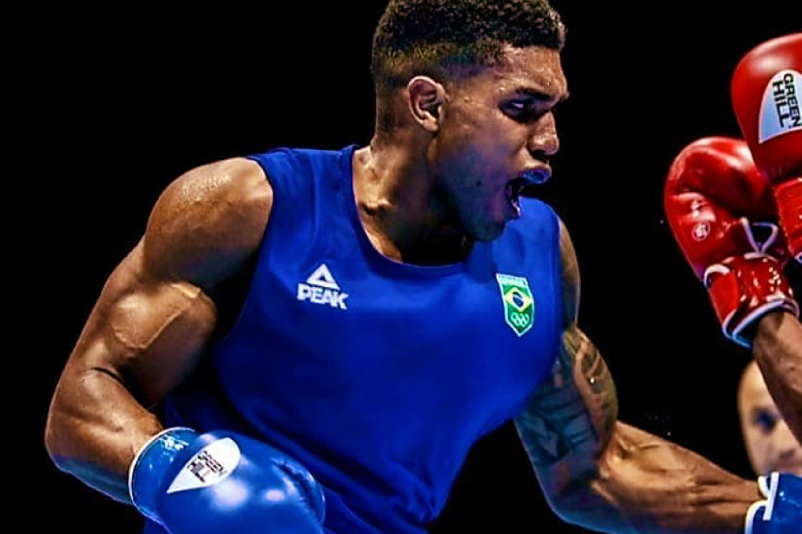 No momento, você está visualizando Boxe: Abner Teixeira conquista medalha de bronze para o Brasil