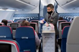 Leia mais sobre o artigo Delta Airlines vai cobrar multa de funcionários que não tomarem vacina