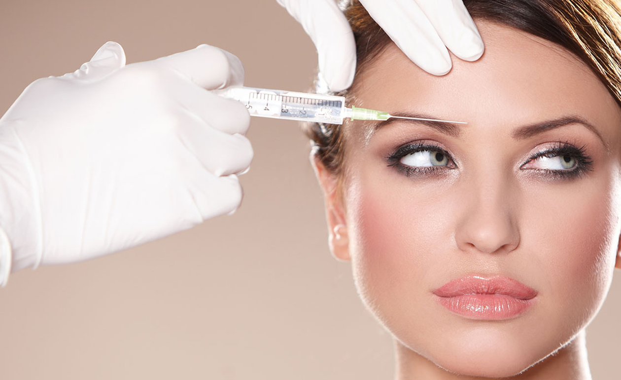 No momento, você está visualizando Esteticista das famosas diz que botox, lasers e filtro solar prejudicam a pele