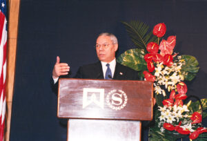 Leia mais sobre o artigo Colin Powell primeiro secretário afro-americano dos EUA morre aos 84 anos
