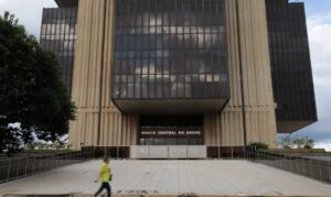 Leia mais sobre o artigo Limitações nas cadeias produtivas devem perdurar até 2022, diz BC