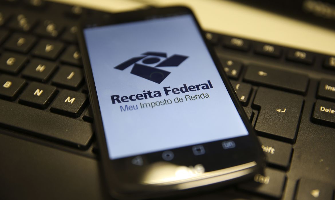 No momento, você está visualizando Contribuinte pode consultar hoje lote residual de restituição do IR