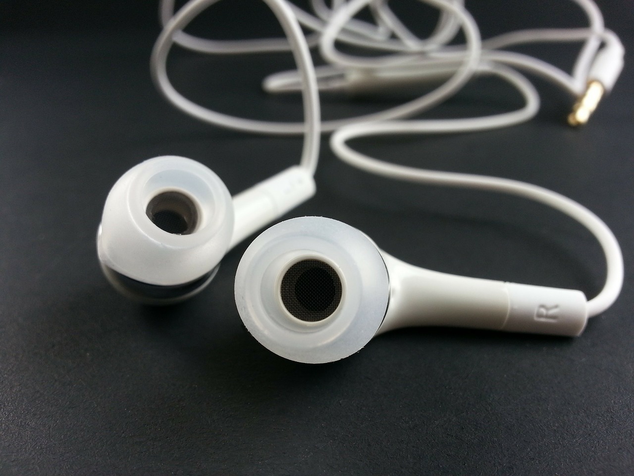 No momento, você está visualizando Perda auditiva e uso de fones de ouvido, entenda essa relação