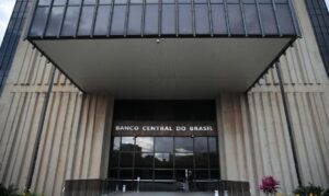 Leia mais sobre o artigo Entidades se manifestam sobre reajuste da taxa Selic