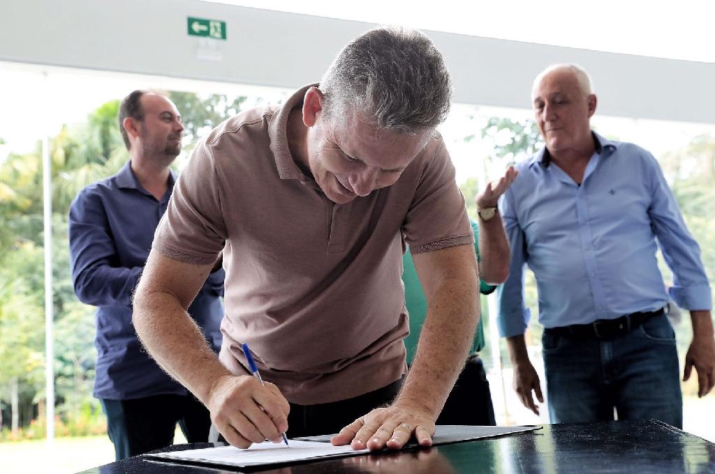 No momento, você está visualizando Governo assina convênio para municípios da Região Noroeste de MT