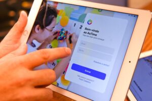 Leia mais sobre o artigo AuTime: Estudantes criam aplicativo para comunicação de autistas