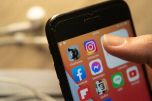 Leia mais sobre o artigo Criadores de conteúdo poderão ganhar dinheiro no Instagram com assinaturas