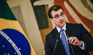 Leia mais sobre o artigo Liderança do Brasil em vacinas beneficiará vizinhos, avalia ministro