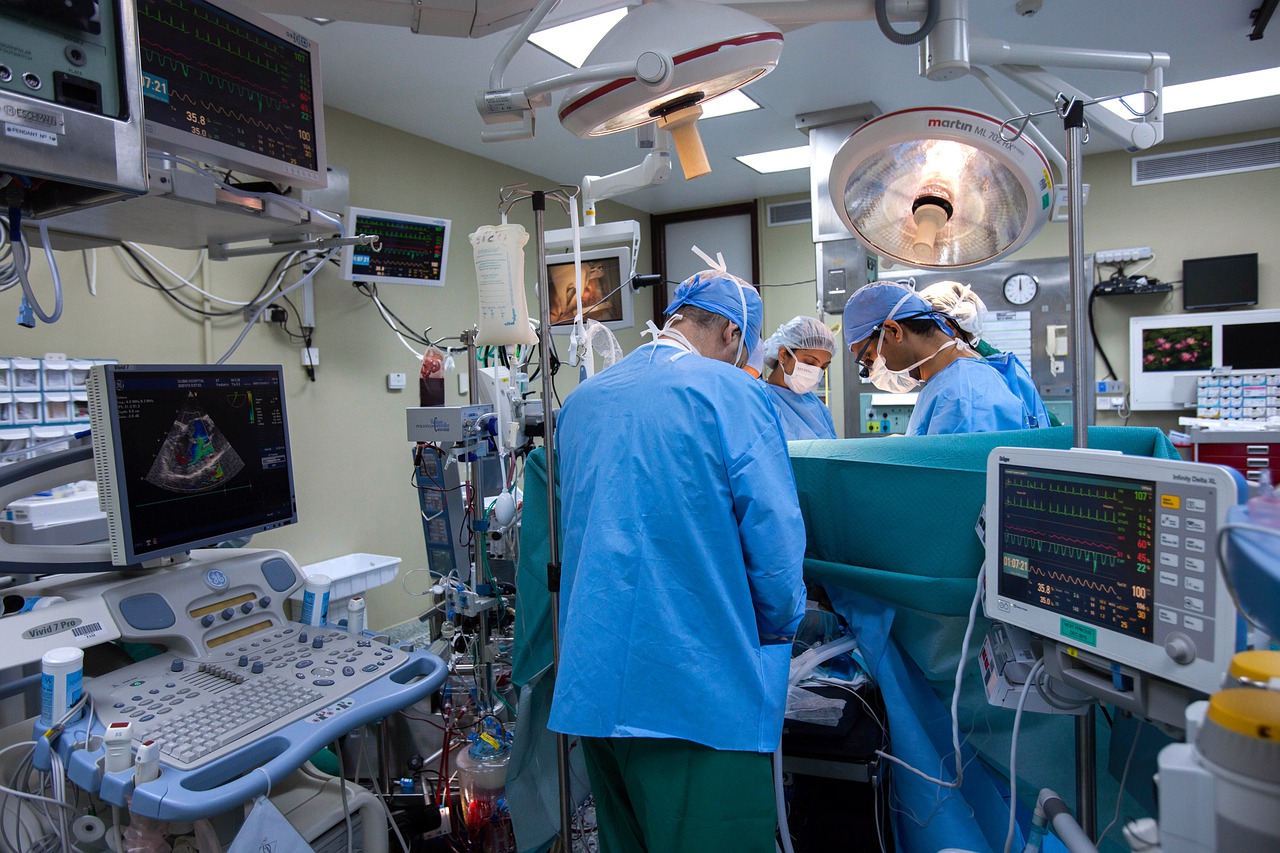 No momento, você está visualizando Coração de porco com alteração genética é transplantado em um ser humano