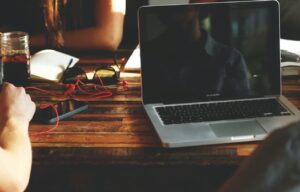 Leia mais sobre o artigo Quer aumentar a vida útil do notebook? Confira algumas dicas