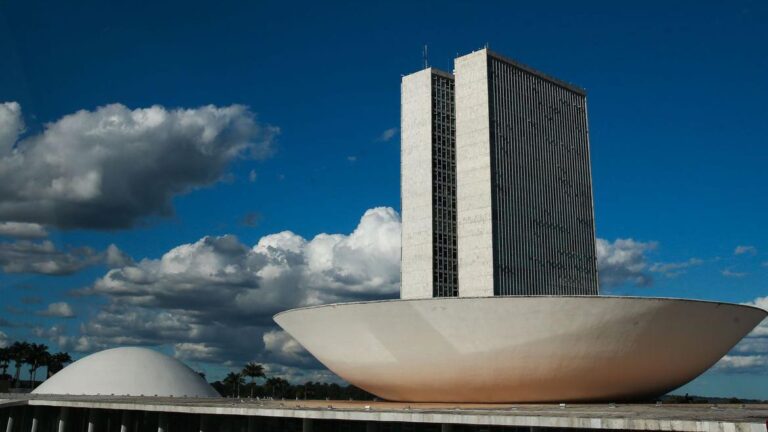 No momento, você está visualizando Câmara aprova projeto de licitação de comunicação digital