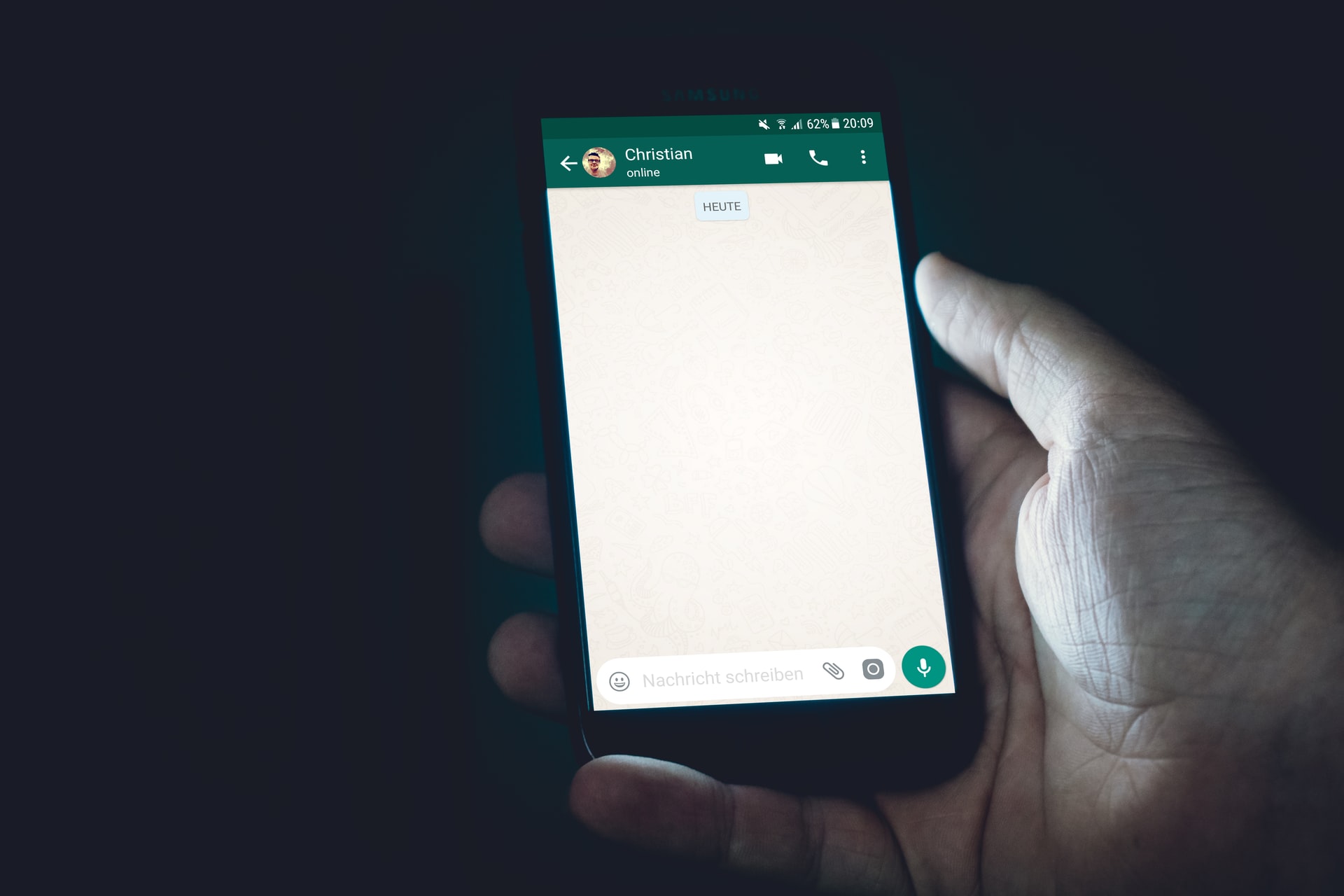 No momento, você está visualizando DEMITIR POR WHATSAPP: Saiba se empregadores podem fazer