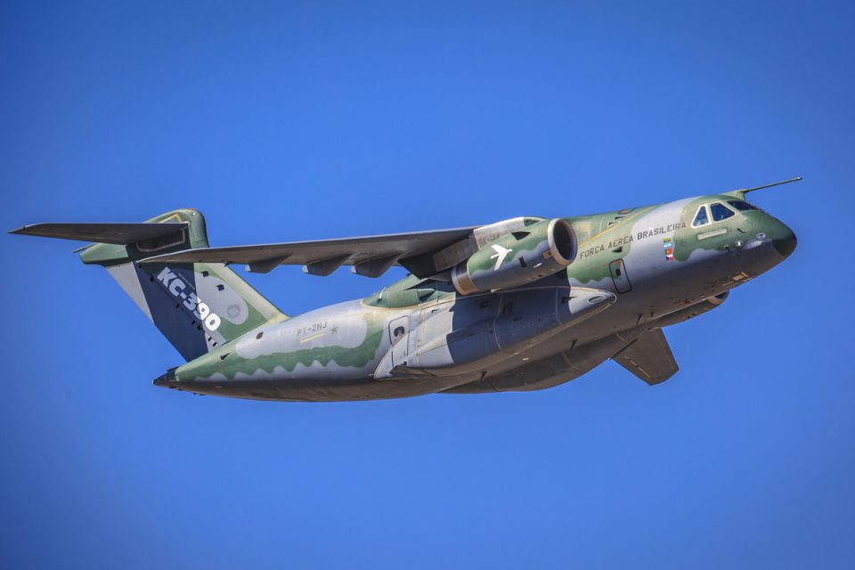 No momento, você está visualizando FAB enviará aeronave KC-390 para resgatar brasileiros na Polônia