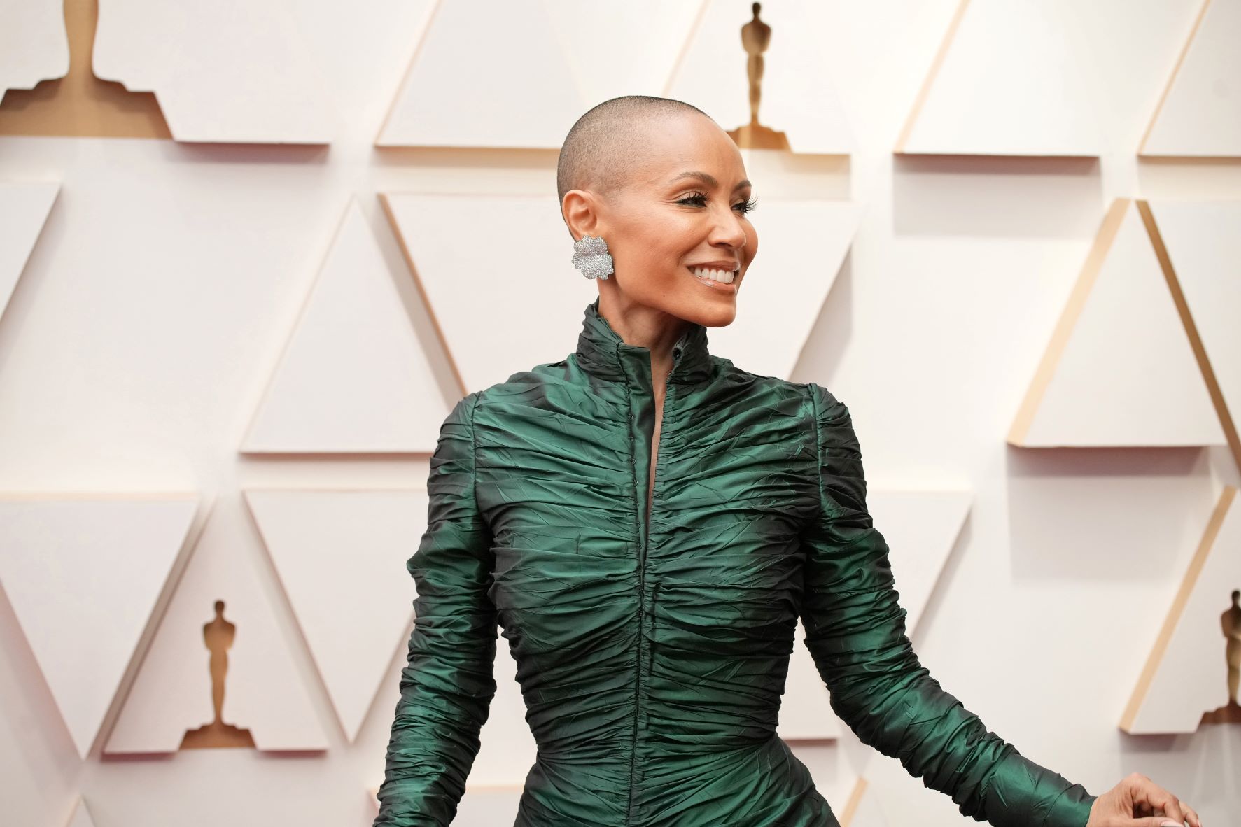 No momento, você está visualizando Jada Smith e a alopecia; entenda o que é a doença