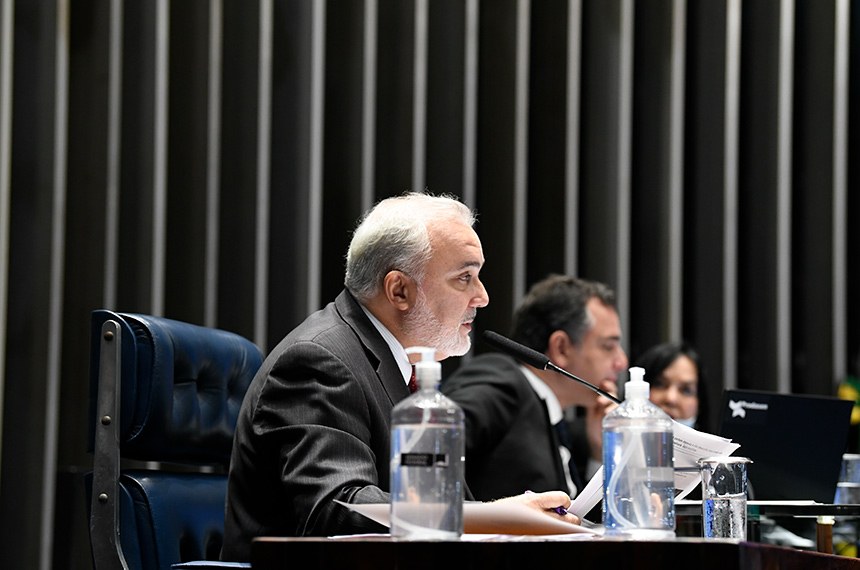 No momento, você está visualizando Para frear alta de combustíveis, Senado aprova mudança no ICMS