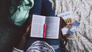 Leia mais sobre o artigo Saiba as 5 características comuns em pessoas inteligentes