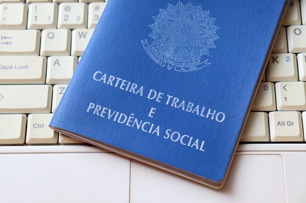 No momento, você está visualizando CLT ou CNPJ? Saiba o que é melhor para receber o seu salário