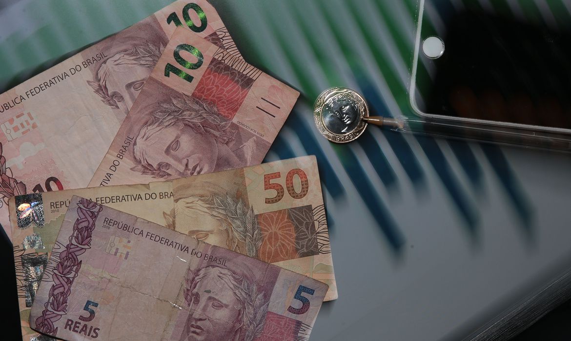 No momento, você está visualizando Indicador de Incerteza da Economia recua 6,4 pontos em abril