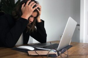 Leia mais sobre o artigo Como proteger a saúde mental no mundo virtual