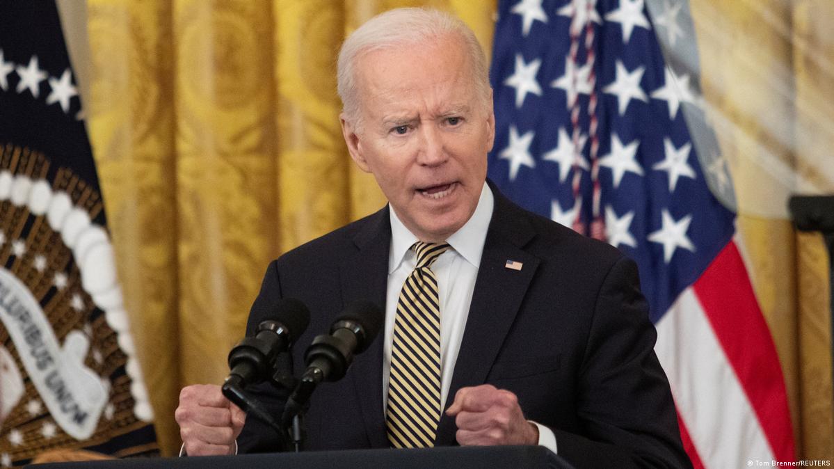 No momento, você está visualizando Após tragédias, Biden fala de agir contra lobby de armas nos EUA