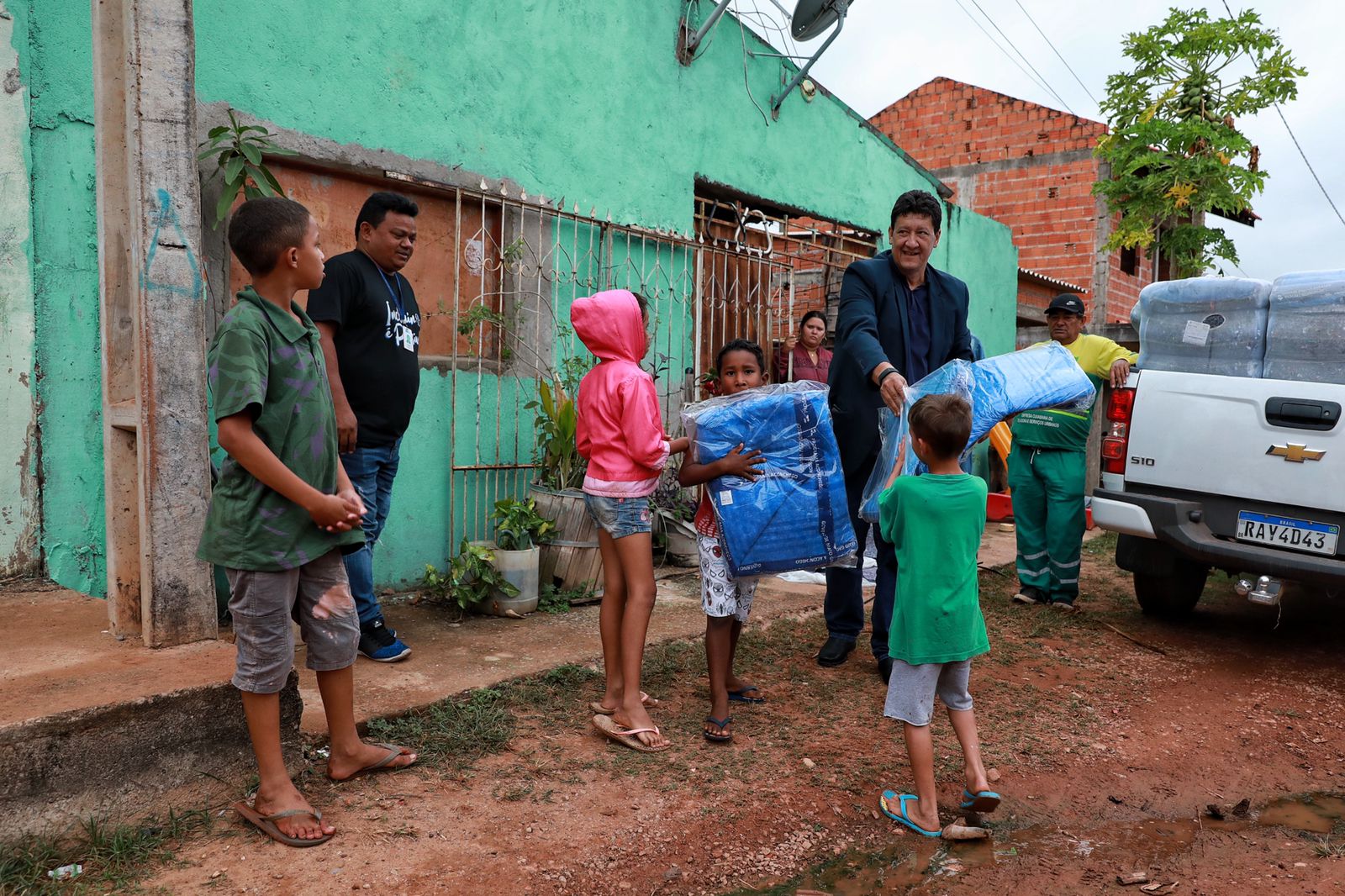 No momento, você está visualizando Mato Grosso distribui 6,8 mil cobertores para Cuiabá e interior