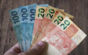 Leia mais sobre o artigo Inflação, desemprego e juros altos motivam saques das cadernetas de poupança