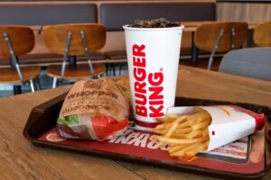 Leia mais sobre o artigo Whopper Costela não tem costela, afirma o Burger King