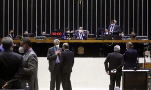 Leia mais sobre o artigo Câmara conclui votação que limita ICMS dos combustíveis