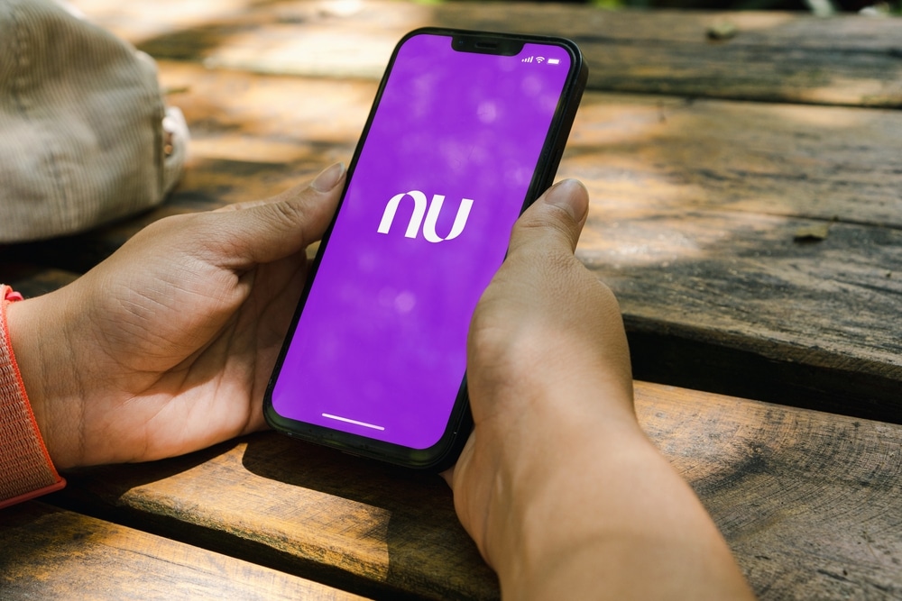 No momento, você está visualizando Nubank vai deixar clientes comprar e vender criptomoedas