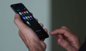 Leia mais sobre o artigo Pesquisa mostra impacto dos canais digitais em operações bancárias