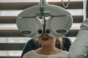 Leia mais sobre o artigo Estudo aponta que exame de retina pode prevenir ataques cardíacos