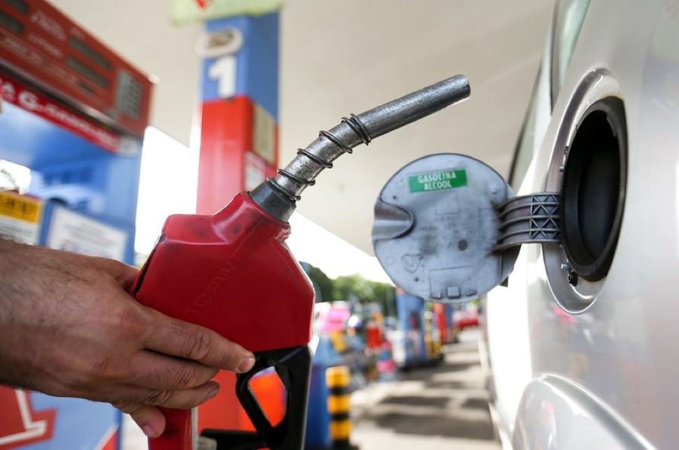 No momento, você está visualizando Redução do ICMS faz preços da gasolina e etanol caírem