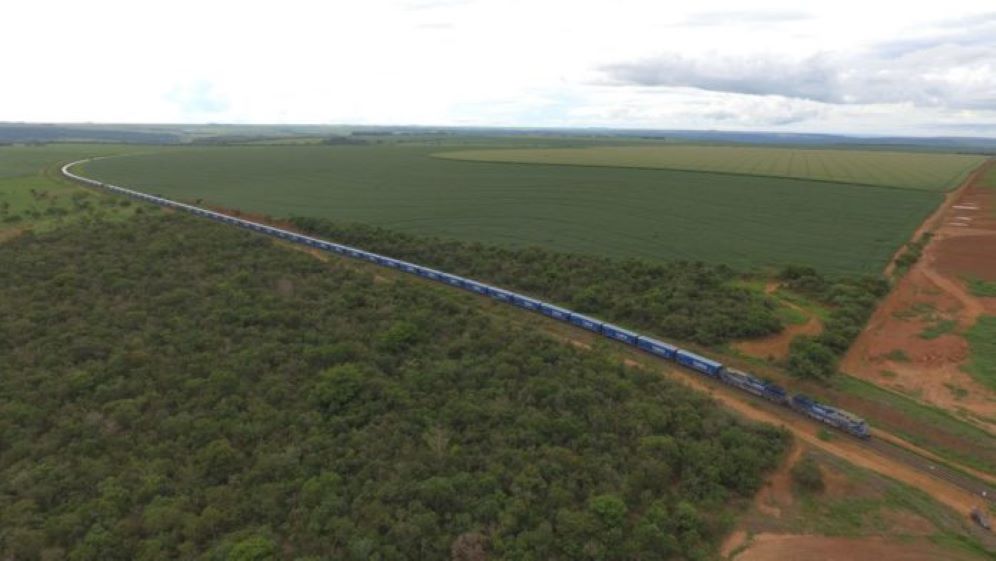 No momento, você está visualizando Trens com 120 vagões começam a operar no Brasil