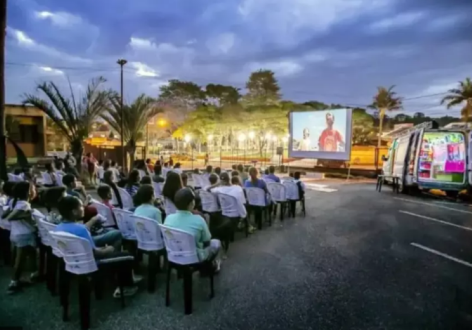 No momento, você está visualizando Primeiro cinema a energia solar do Brasil é inaugurado em Londrina