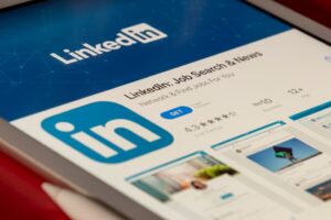 Leia mais sobre o artigo Brasileiros preferem procurar emprego nas redes sociais