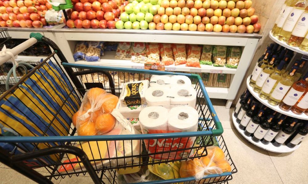 No momento, você está visualizando Intenção de consumo avança, com destaque para renda atual