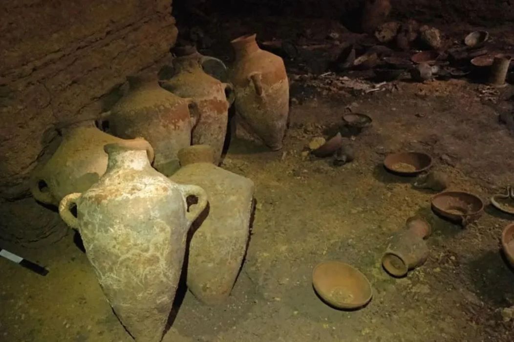 No momento, você está visualizando Artefatos do faraó Ramsés II são encontrados em caverna