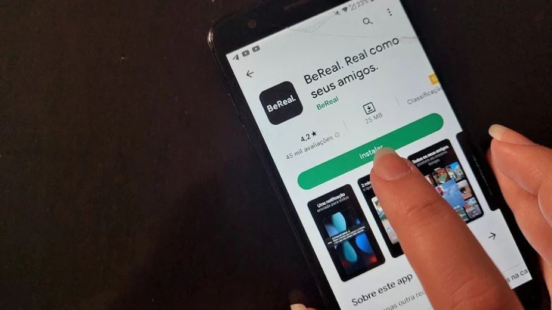 No momento, você está visualizando BeReal, a rede social que se popularizou no Brasil no último mês