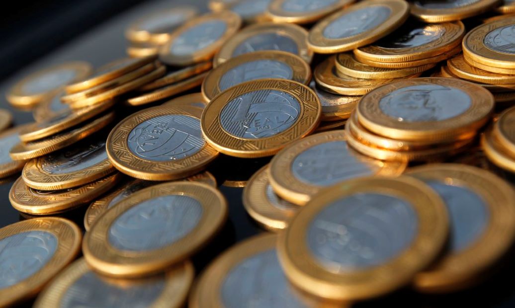 No momento, você está visualizando Brasileiros sacaram R$ 22 bi a mais do que depositaram na poupança em agosto