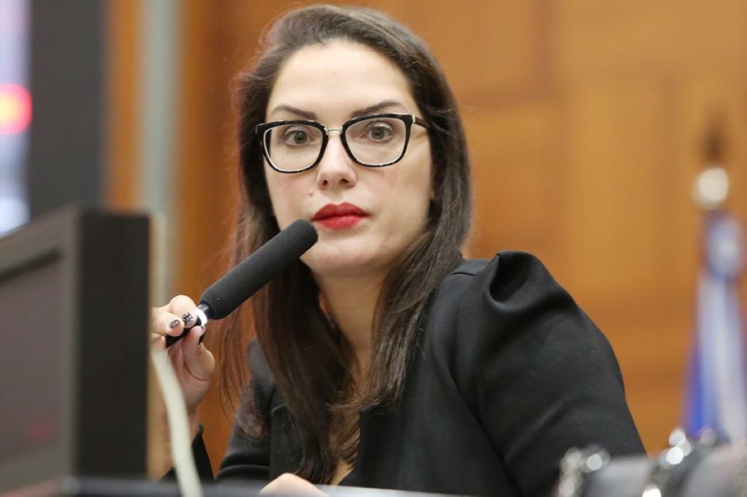 No momento, você está visualizando Janaína Riva lidera pesquisas para reeleição