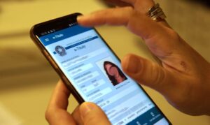 Leia mais sobre o artigo Eleitores têm até sábado para baixar ou atualizar o e-Título