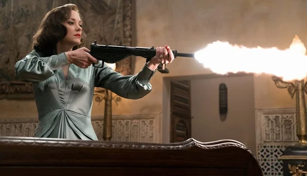 No momento, você está visualizando Filme com Marion Cotillard te manterá paralisado na ponta do sofá