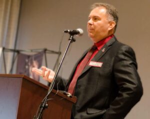 Leia mais sobre o artigo Vídeo machista no TikTok causa demissão de vice-presidente da Apple