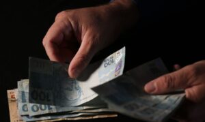 Leia mais sobre o artigo Aprovada MP que garante crédito para auxílio de R$ 600