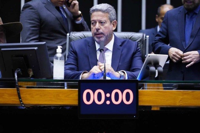 No momento, você está visualizando Arthur Lira sinaliza que pode votar correção do IR este ano