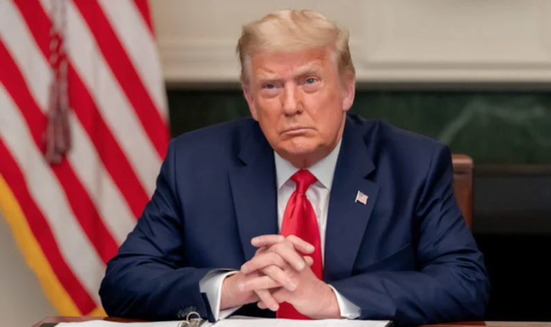 No momento, você está visualizando Donald Trump anuncia candidatura a presidente em 2024