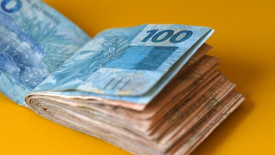 No momento, você está visualizando Salario mínimo terá 1º aumento real em 4 anos, longe do valor ideal